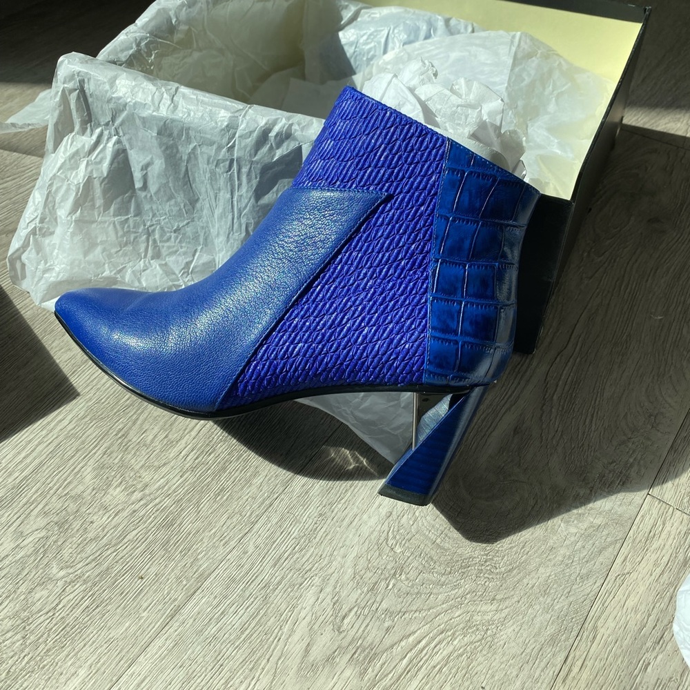 United Nude Zink Boot, Mid. COBALT. Size 37.